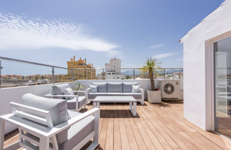 FOR SALE 🏡 Renovated Duplex Penthouse with Rooftop Terrace – San Pedro de Alcántara, Marbella