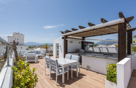 FOR SALE 🏡 Renovated Duplex Penthouse with Rooftop Terrace – San Pedro de Alcántara, Marbella