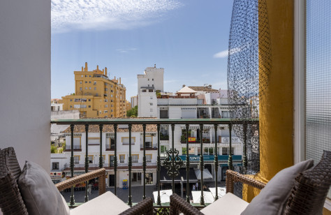 FOR SALE 🏡 Renovated Duplex Penthouse with Rooftop Terrace – San Pedro de Alcántara, Marbella