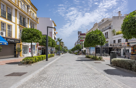 FOR SALE 🏡 Renovated Duplex Penthouse with Rooftop Terrace – San Pedro de Alcántara, Marbella