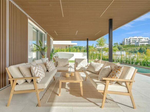FOR SALE 🏡 Villa-Style Ground Floor Apartment – Santa Clara Golf, Marbella East, Marbella