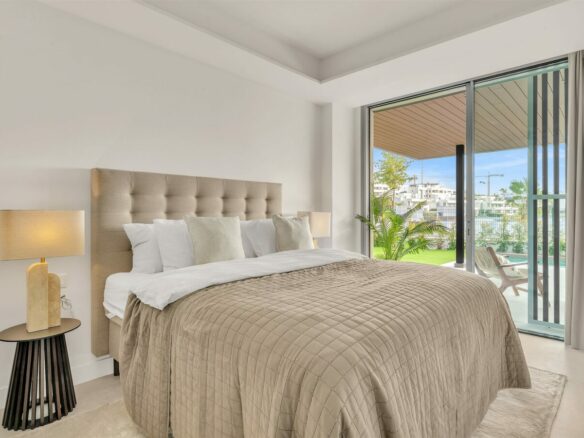 FOR SALE 🏡 Villa-Style Ground Floor Apartment – Santa Clara Golf, Marbella East, Marbella
