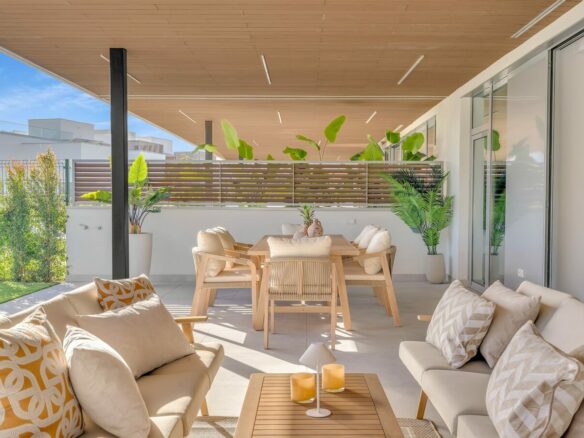 FOR SALE 🏡 Villa-Style Ground Floor Apartment – Santa Clara Golf, Marbella East, Marbella