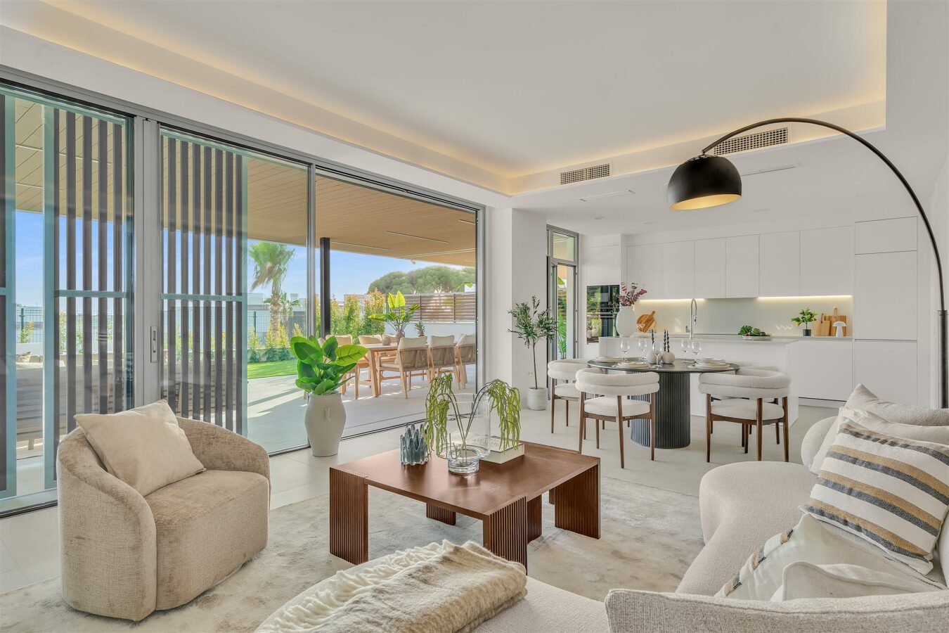 FOR SALE 🏡 Villa-Style Ground Floor Apartment – Santa Clara Golf, Marbella East, Marbella