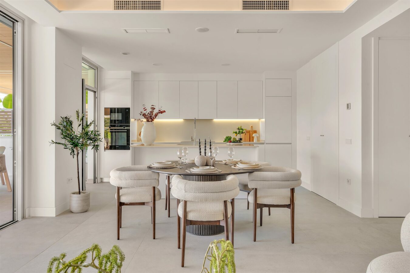 FOR SALE 🏡 Villa-Style Ground Floor Apartment – Santa Clara Golf, Marbella East, Marbella