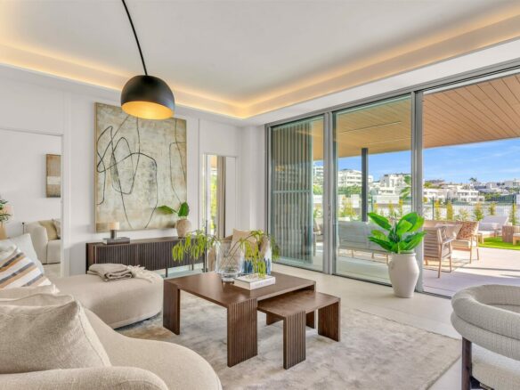 FOR SALE 🏡 Villa-Style Ground Floor Apartment – Santa Clara Golf, Marbella East, Marbella