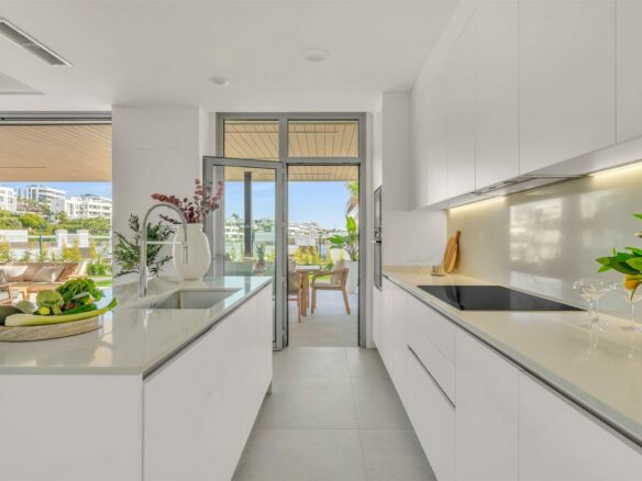FOR SALE 🏡 Villa-Style Ground Floor Apartment – Santa Clara Golf, Marbella East, Marbella