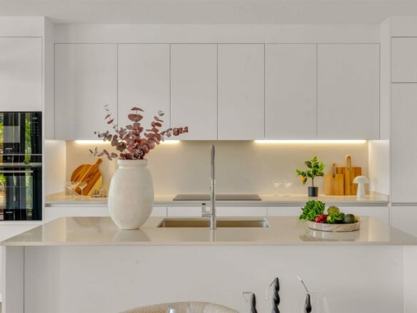 FOR SALE 🏡 Villa-Style Ground Floor Apartment – Santa Clara Golf, Marbella East, Marbella