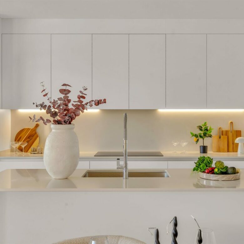 FOR SALE 🏡 Villa-Style Ground Floor Apartment – Santa Clara Golf, Marbella East, Marbella