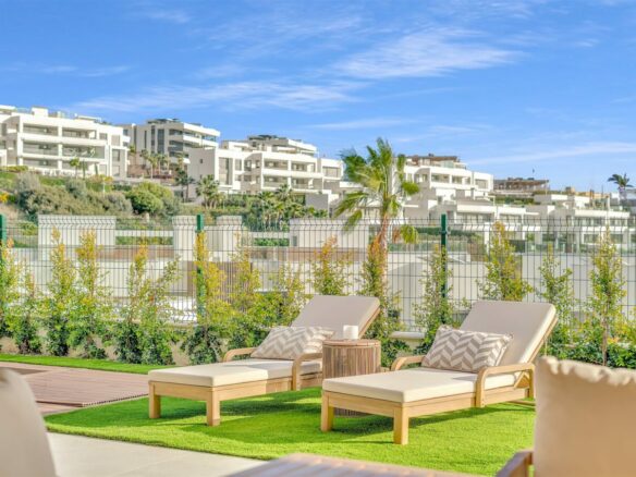 FOR SALE 🏡 Villa-Style Ground Floor Apartment – Santa Clara Golf, Marbella East, Marbella
