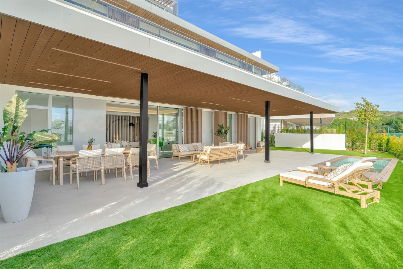 FOR SALE 🏡 Villa-Style Ground Floor Apartment – Santa Clara Golf, Marbella East, Marbella