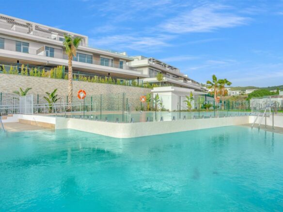FOR SALE 🏡 Villa-Style Ground Floor Apartment – Santa Clara Golf, Marbella East, Marbella