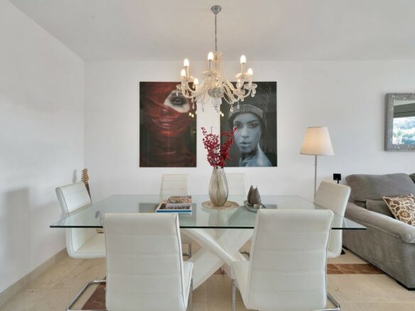 Spacious apartment gated community Benatalaya Atalaya Estepona