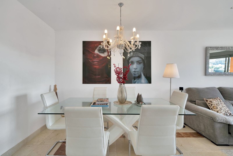 Spacious apartment gated community Benatalaya Atalaya Estepona