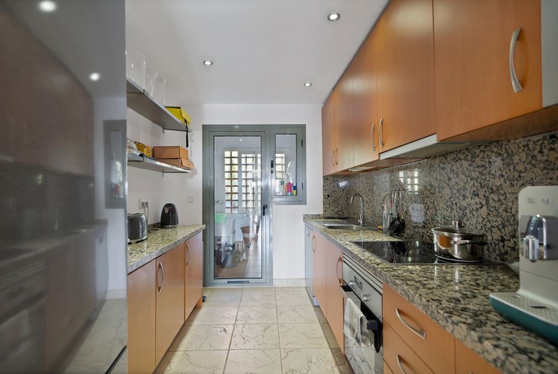 Spacious apartment gated community Benatalaya Atalaya Estepona