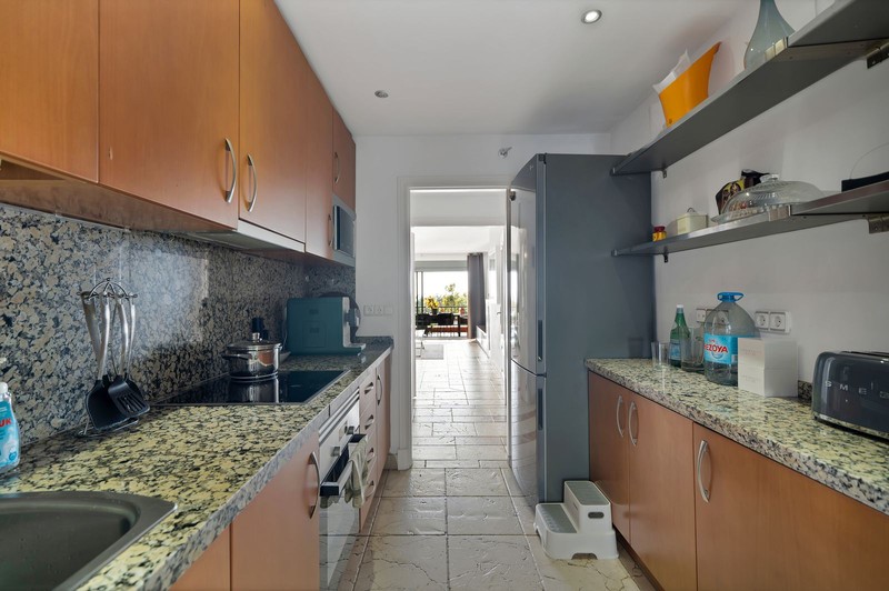 Spacious apartment gated community Benatalaya Atalaya Estepona