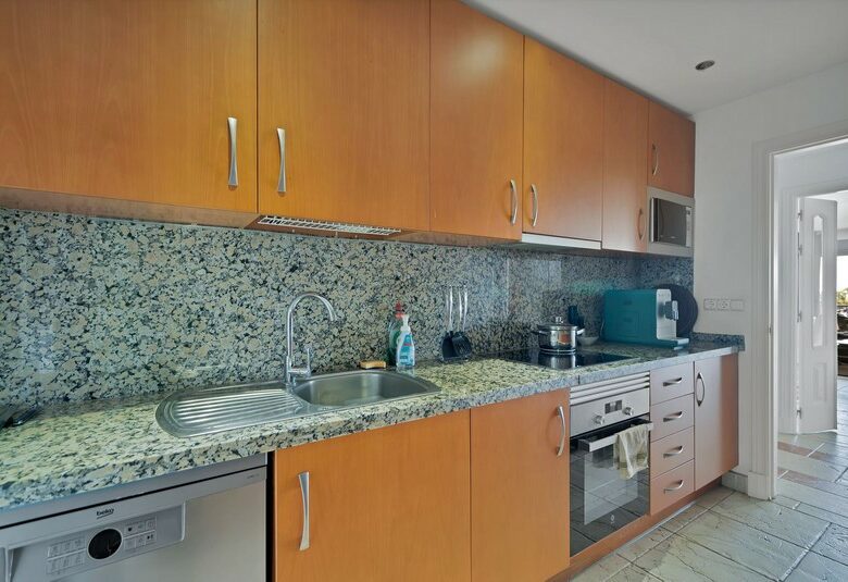 Spacious apartment gated community Benatalaya Atalaya Estepona