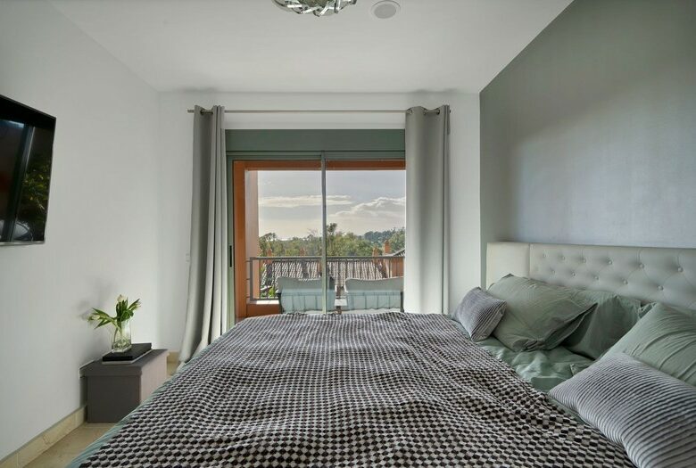 Spacious apartment gated community Benatalaya Atalaya Estepona