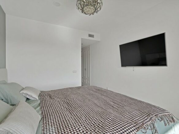 Spacious apartment gated community Benatalaya Atalaya Estepona