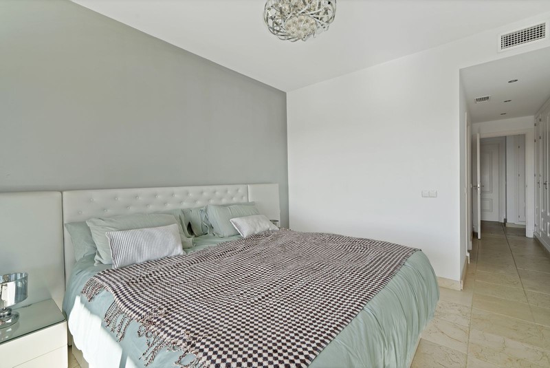 Spacious apartment gated community Benatalaya Atalaya Estepona