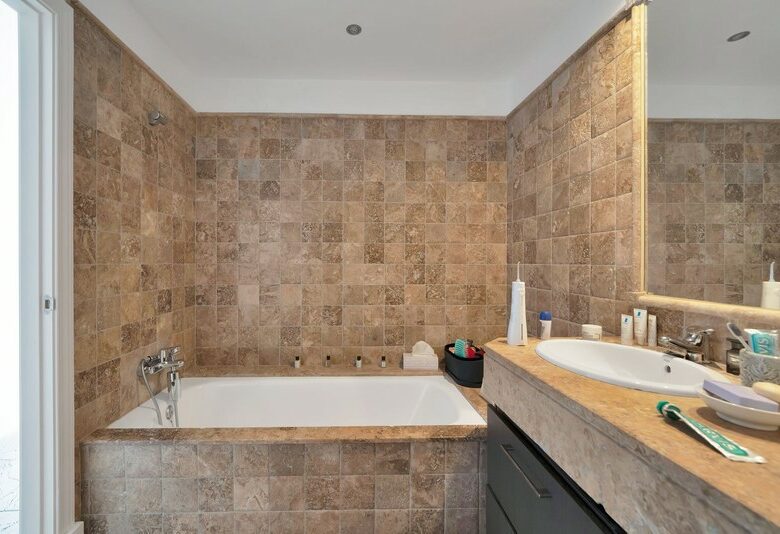 Spacious apartment gated community Benatalaya Atalaya Estepona