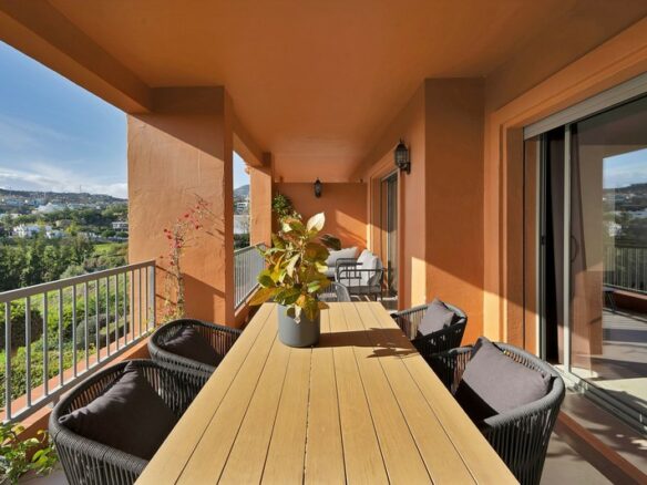 Spacious apartment gated community Benatalaya Atalaya Estepona
