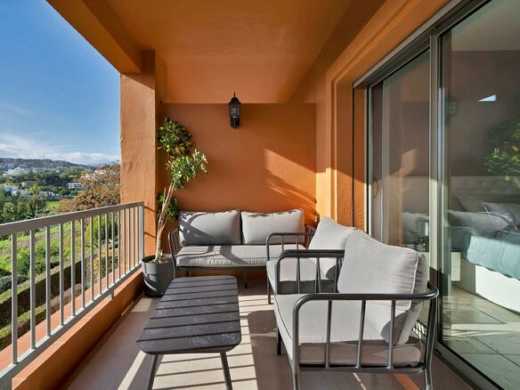 Spacious apartment gated community Benatalaya Atalaya Estepona