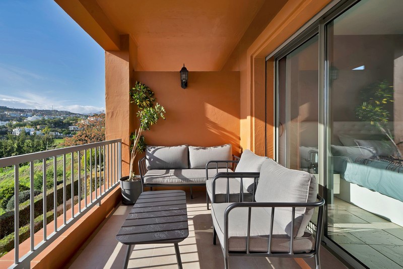 Spacious apartment gated community Benatalaya Atalaya Estepona