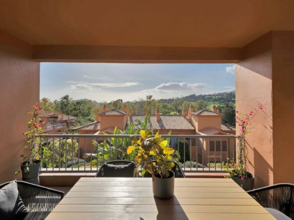 Spacious apartment gated community Benatalaya Atalaya Estepona