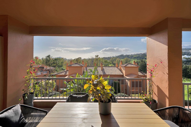 Spacious apartment gated community Benatalaya Atalaya Estepona