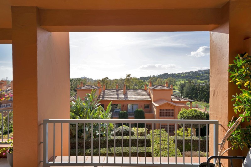 Spacious apartment gated community Benatalaya Atalaya Estepona