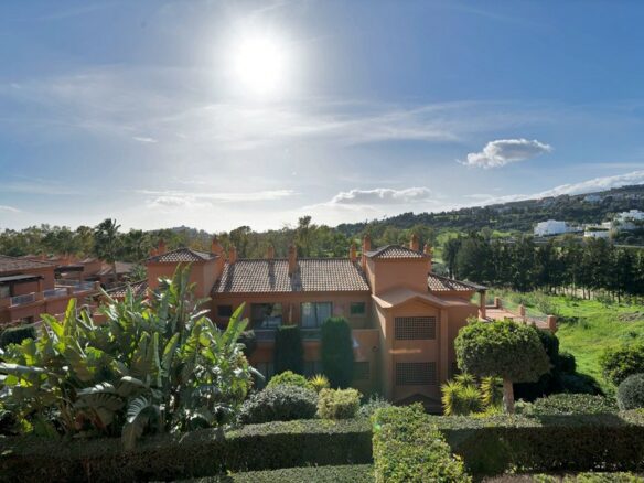 Spacious apartment gated community Benatalaya Atalaya Estepona