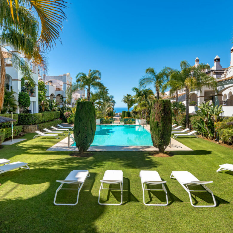 FOR SALE 🏡 Renovated Ground-Floor Apartment with Direct Pool Access – Sierra Blanca, Golden Mile, Marbella