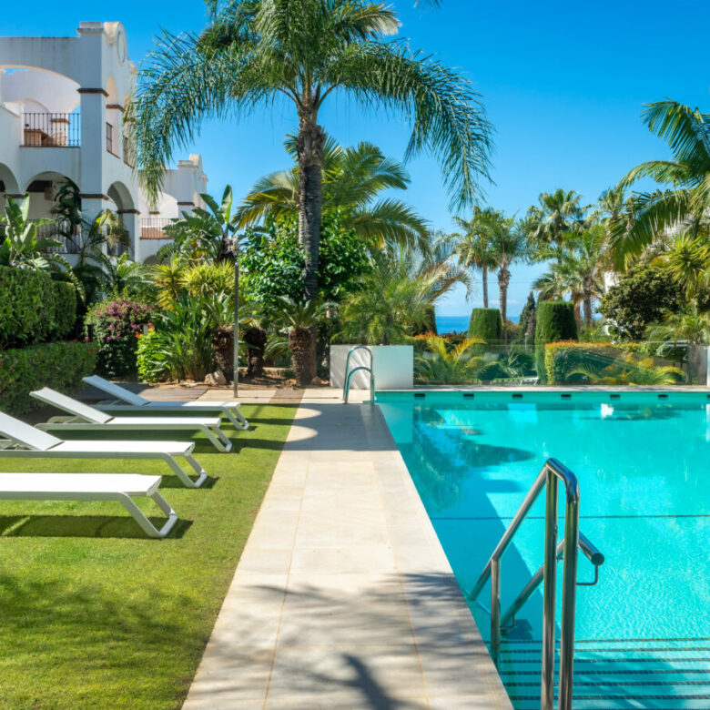 FOR SALE 🏡 Renovated Ground-Floor Apartment with Direct Pool Access – Sierra Blanca, Golden Mile, Marbella