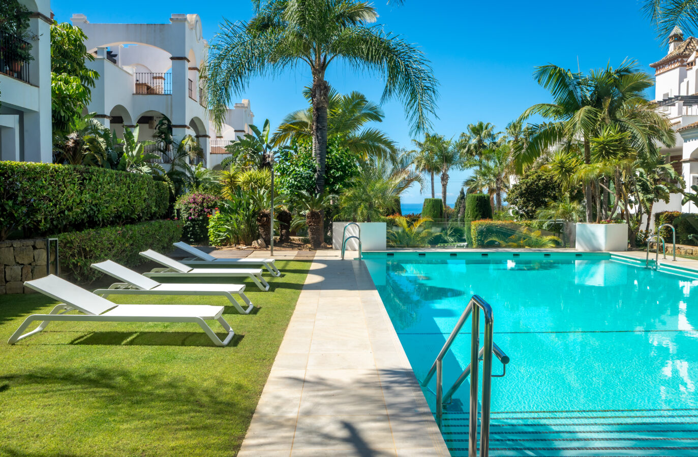 FOR SALE 🏡 Renovated Ground-Floor Apartment with Direct Pool Access – Sierra Blanca, Golden Mile, Marbella