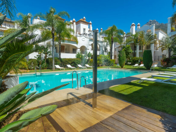 FOR SALE 🏡 Renovated Ground-Floor Apartment with Direct Pool Access – Sierra Blanca, Golden Mile, Marbella