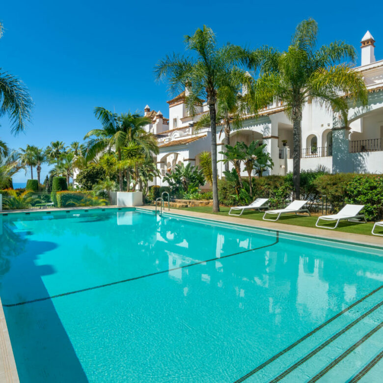FOR SALE 🏡 Renovated Ground-Floor Apartment with Direct Pool Access – Sierra Blanca, Golden Mile, Marbella
