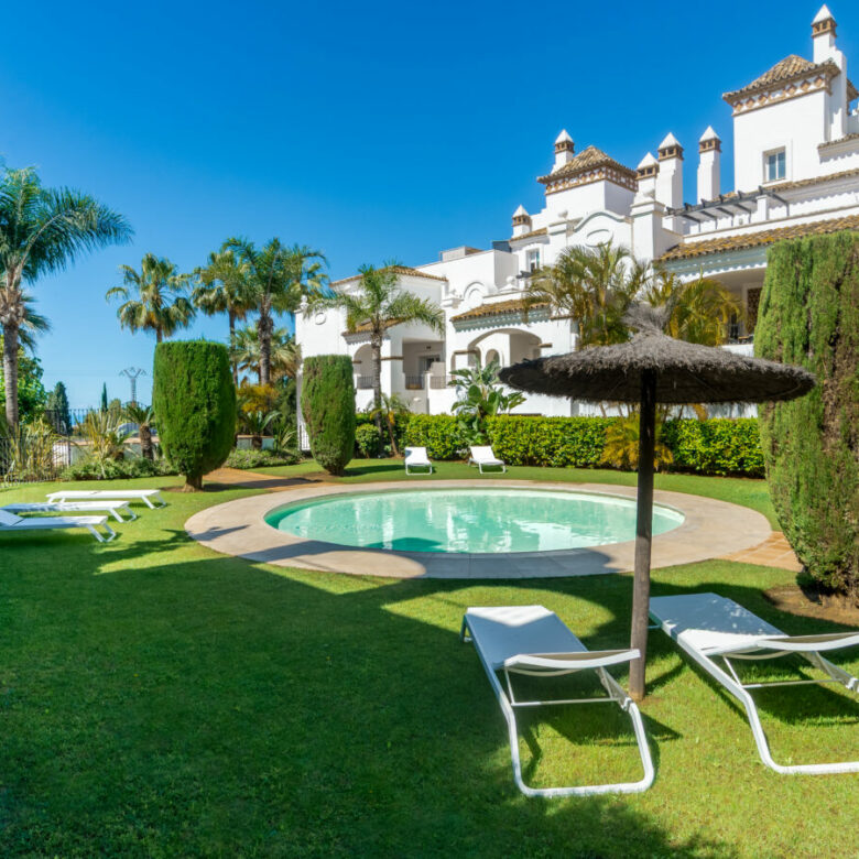FOR SALE 🏡 Renovated Ground-Floor Apartment with Direct Pool Access – Sierra Blanca, Golden Mile, Marbella