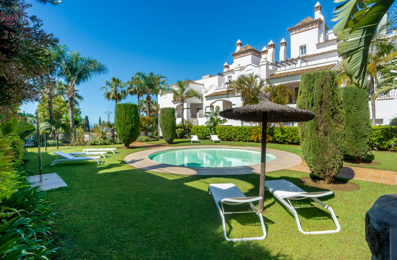 FOR SALE 🏡 Renovated Ground-Floor Apartment with Direct Pool Access – Sierra Blanca, Golden Mile, Marbella