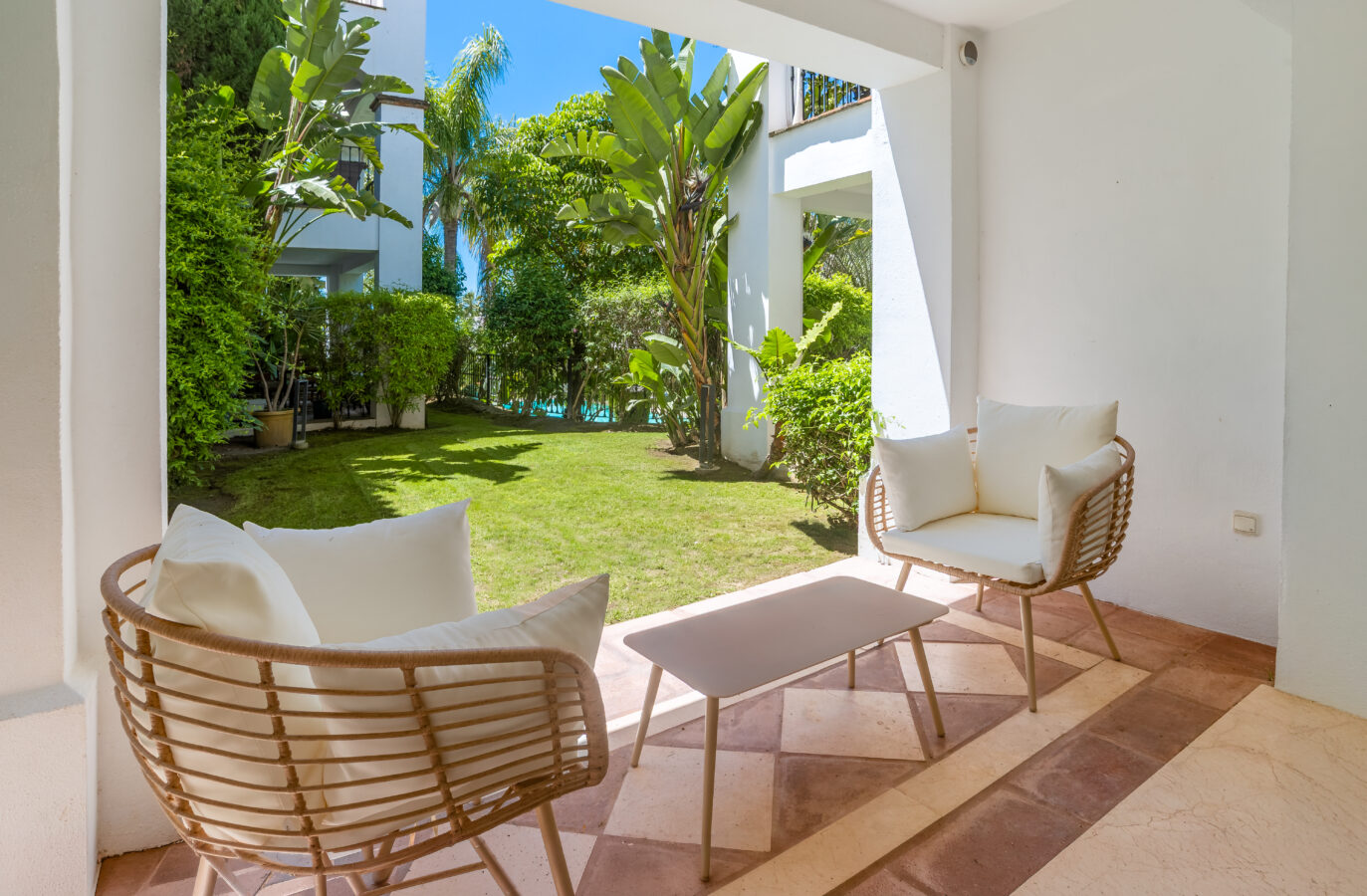 FOR SALE 🏡 Renovated Ground-Floor Apartment with Direct Pool Access – Sierra Blanca, Golden Mile, Marbella