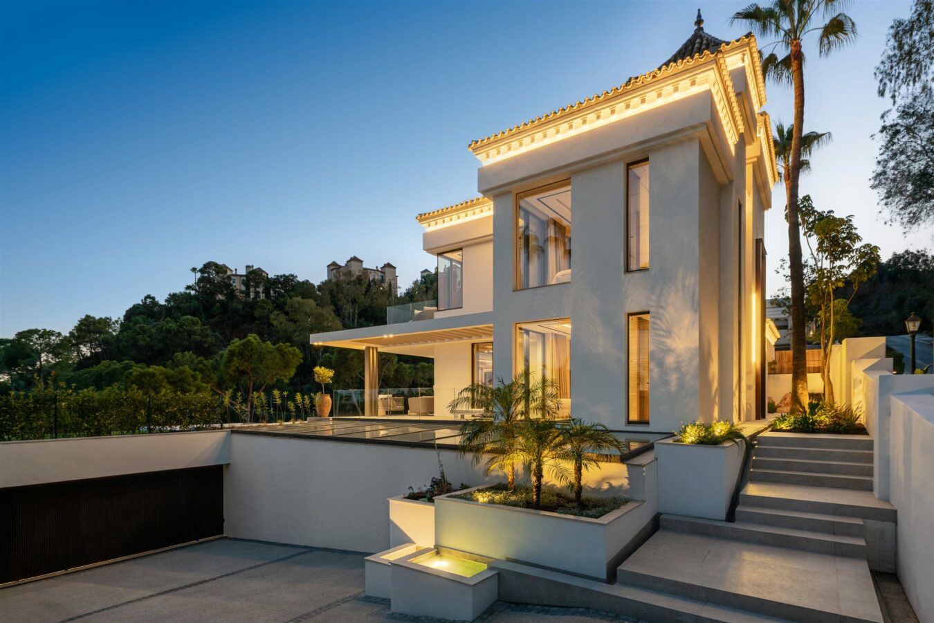 FOR SALE 🏡 Frontline Golf Villa with Sea Views – La Quinta, Benahavís