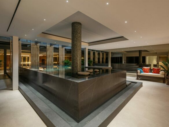 FOR SALE 🏡 Frontline Golf Villa with Sea Views – La Quinta, Benahavís