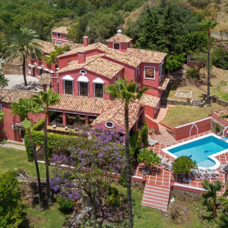 FOR SALE 🏡 Grand Mediterranean Estate with Private Tennis Court – Vega Colorado, Benahavís