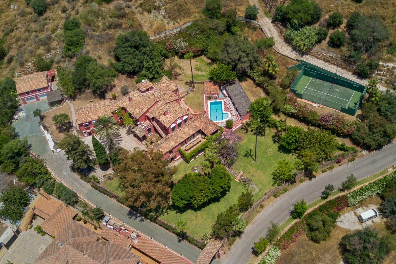 FOR SALE 🏡 Grand Mediterranean Estate with Private Tennis Court – Vega Colorado, Benahavís