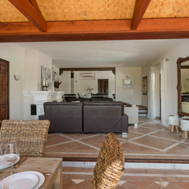 FOR SALE 🏡 Grand Mediterranean Estate with Private Tennis Court – Vega Colorado, Benahavís