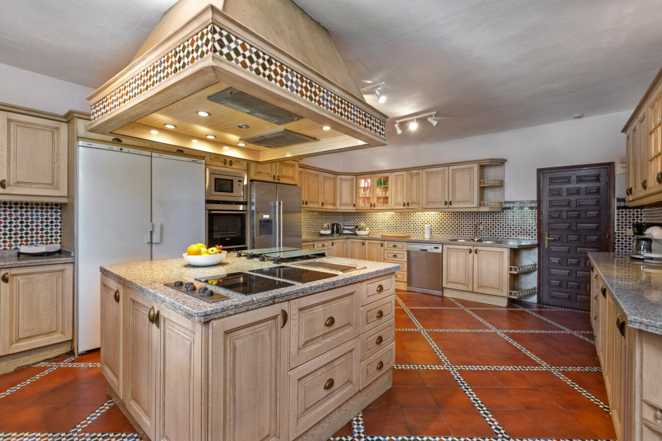 FOR SALE 🏡 Grand Mediterranean Estate with Private Tennis Court – Vega Colorado, Benahavís