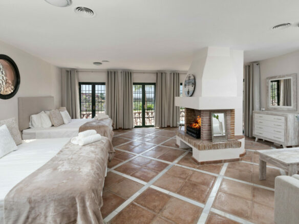 FOR SALE 🏡 Grand Mediterranean Estate with Private Tennis Court – Vega Colorado, Benahavís
