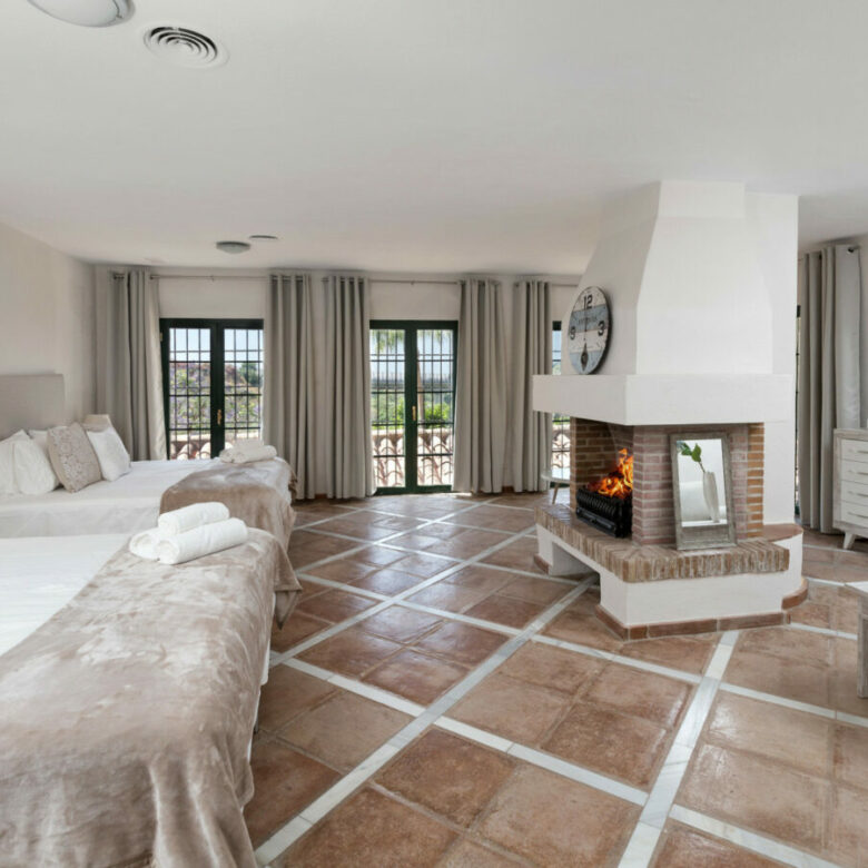FOR SALE 🏡 Grand Mediterranean Estate with Private Tennis Court – Vega Colorado, Benahavís