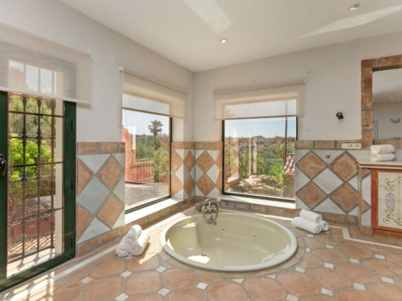 FOR SALE 🏡 Grand Mediterranean Estate with Private Tennis Court – Vega Colorado, Benahavís