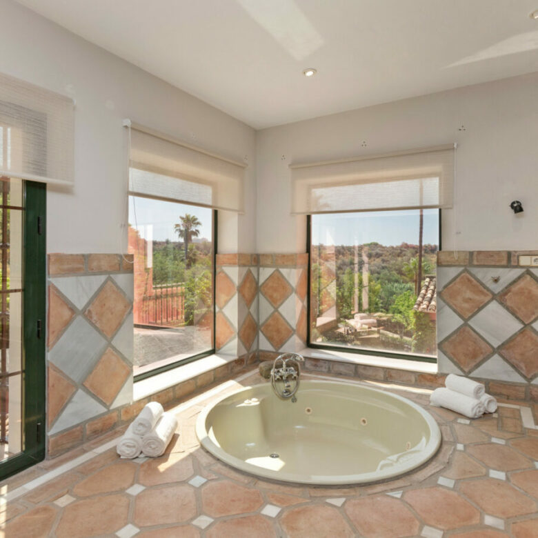 FOR SALE 🏡 Grand Mediterranean Estate with Private Tennis Court – Vega Colorado, Benahavís